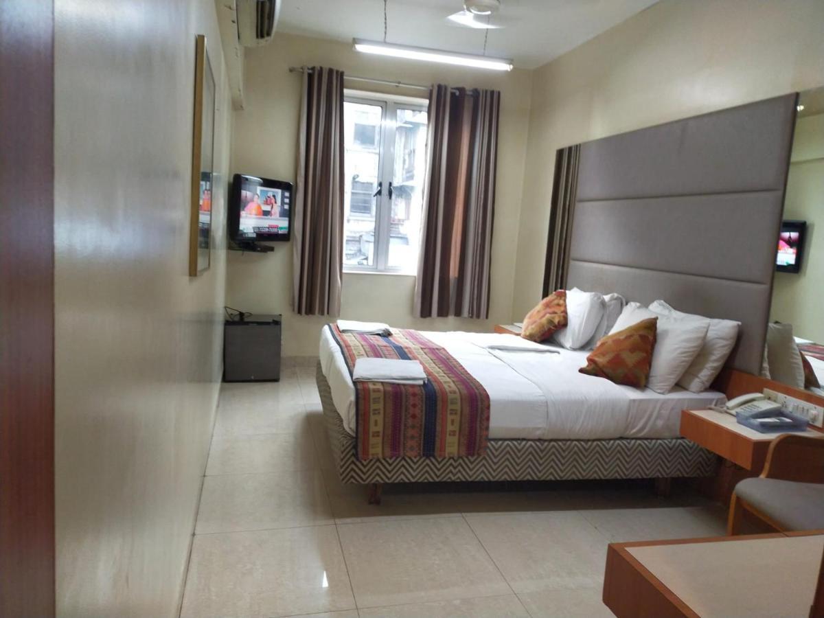 Empire Hotel Mumbai Exterior photo